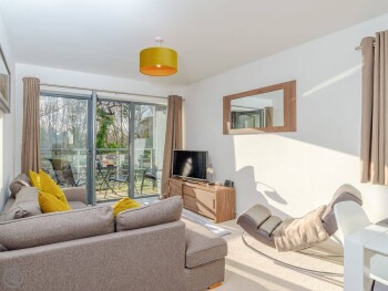 3 Waterwheel Apartment