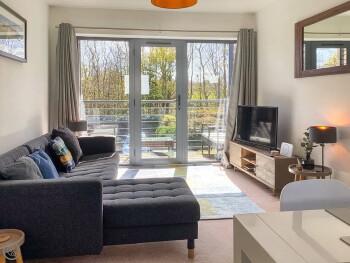 3 Waterwheel Apartment