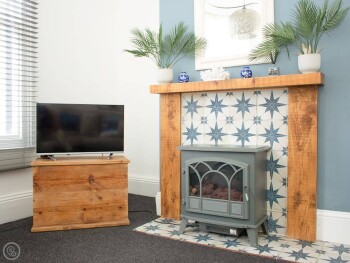 Apartment 1 - Gullwing House