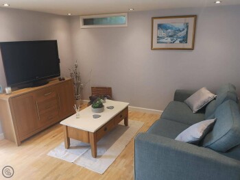 Apartment 1, The Gables