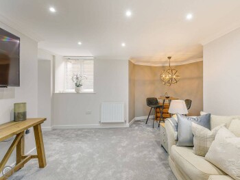 Apartment 5,Arden House