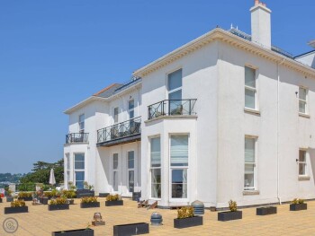 Apartment 8, The Bay