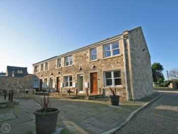 Appletree Apartment 6