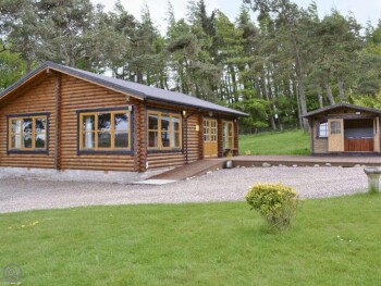Ashknowe Log Cabin