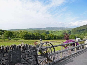 Awel Y Mynydd - Mountain Breeze
