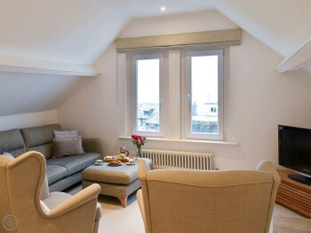 Bay View Apartment 4 :