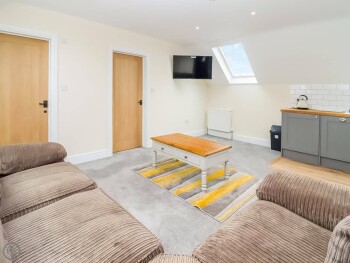 Bears Court Apartment