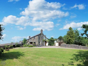 Boundstone Farmhouse