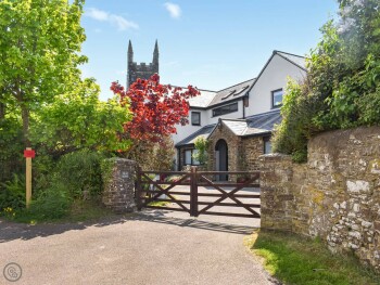 Church View Apartment