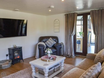 Clay Lake Cottages - Dad's Shed