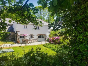 Cob Cottage At Higher Tregidden