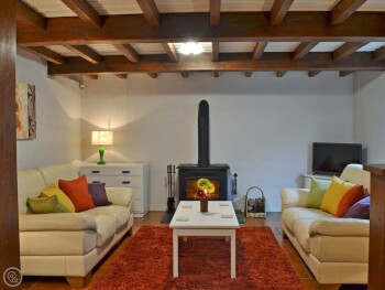 Courtyard Cottage At Dam Hall Barn