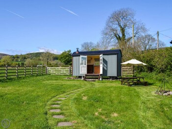 Cui Shepherds Hut