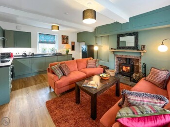 Ddwylig Isaf Farmhouse