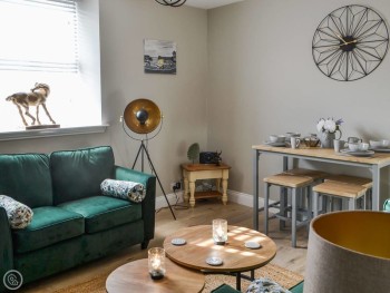 Dove Cottage-Number 16