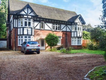 Flat 2, Langtry Apartment