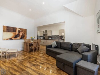 Garlands Apartments 5