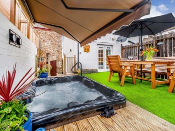 Harbour Hideaway Circa 1750