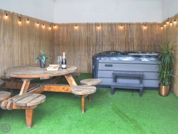 Home Farm - The Coo Shed