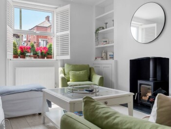 Iris Harbourside Cottage