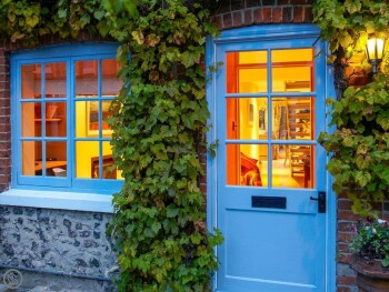 Lay Your Hat In Winchester