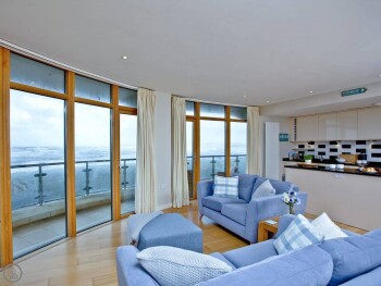 Pebbles, Horizon View