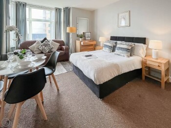 Pier View Apartment 2