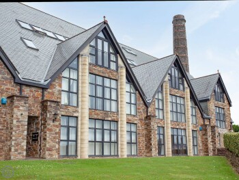 Pochin House Apartment 9