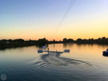 Premium Lake Lodge 1