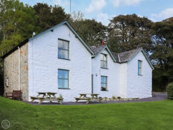 Rhiw Farmhouse