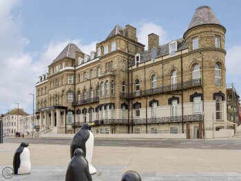 Sea View Penthouse - Regency Mansion