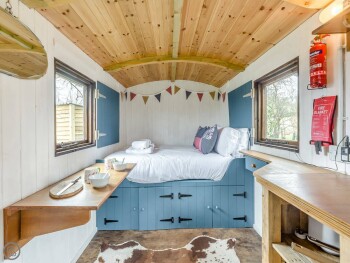 Shepherds Hut 65 Routon