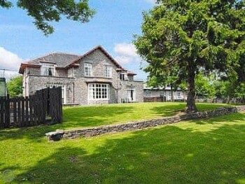 Silverdale Apartment