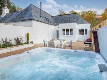 Srathcona Classic Lodge