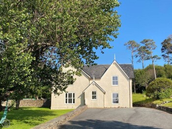 Suisnish House