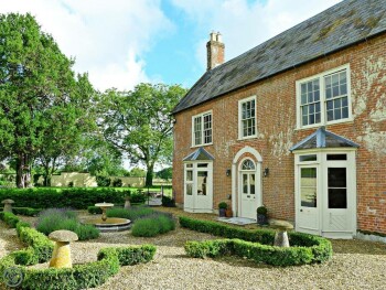 Tarrant Valley House - Sleeps 16