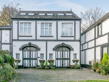 The Coach House Apartment