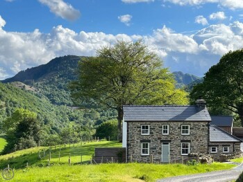 The Farmhouse At Gelli Newydd