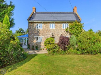 The Farmhouse, Ley Farm