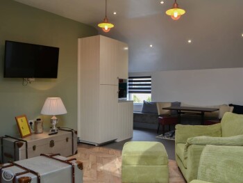 Tiberius Claudius Augustus Germanicus Suite - Uk43