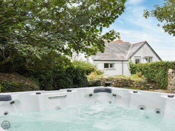 Trewethen Farm - The Coach House