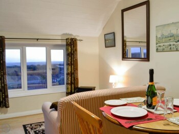 Valley View Apartment