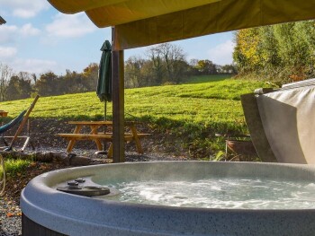 : Wampford Woodland Retreat - Kate's Cabin