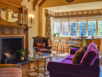 Wisteria Garden Room