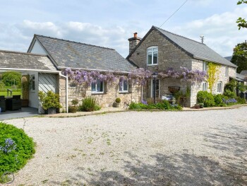 Wisteria Lodge At The Shipon